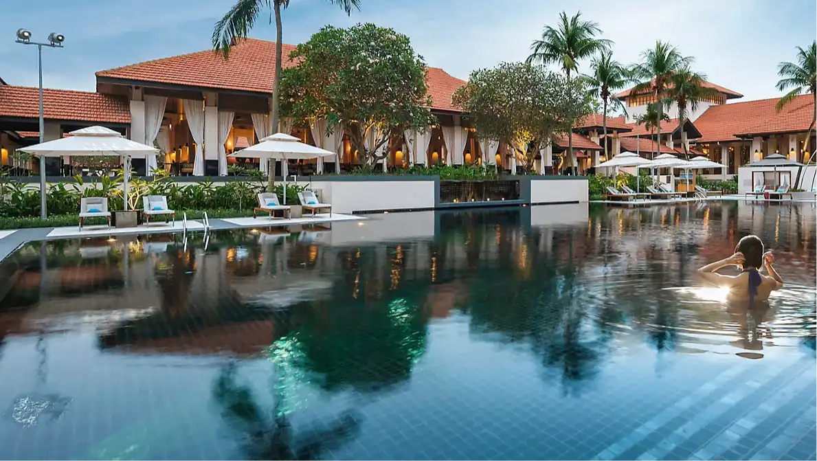 Sofitel Pool